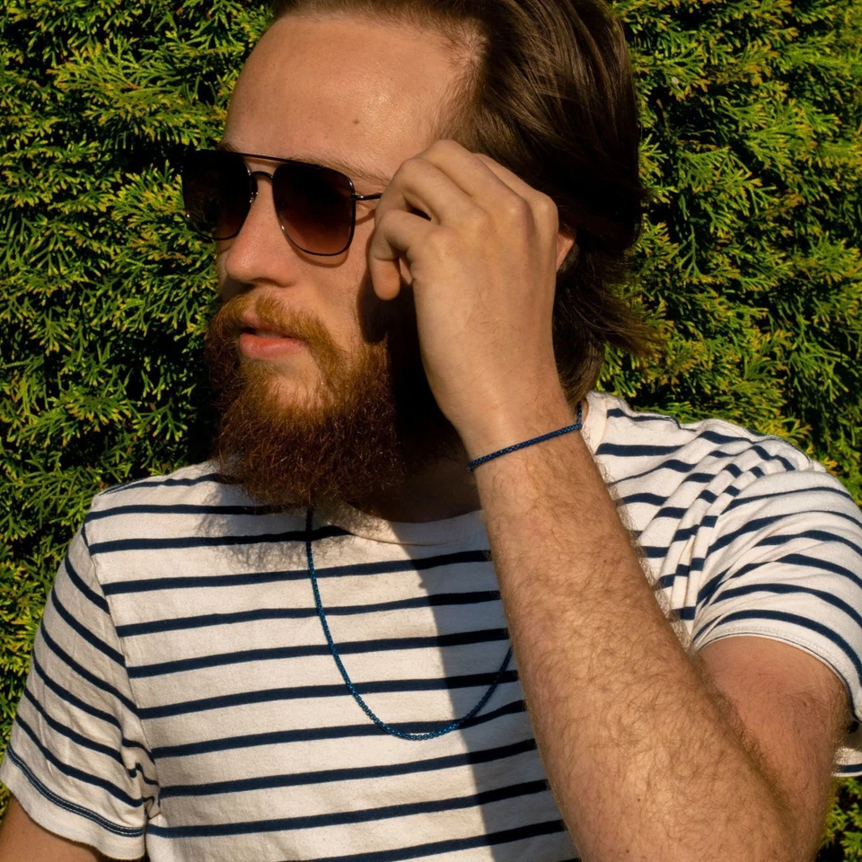 Brazalete de caja redonda delgada de acrílico azul de acero inoxidable - 3 mm de ancho, 9 pulgadas de largo Foto 2 de 4