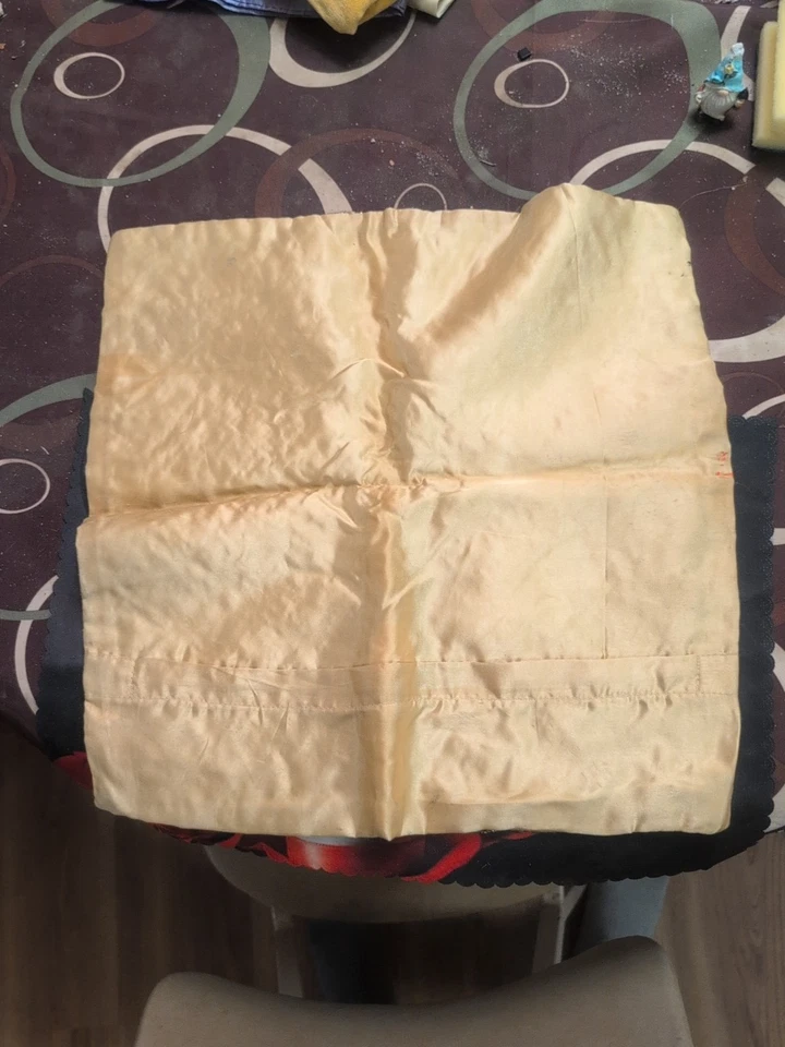 Funda de almohada con lentejuelas doradas 15,5x15,5" Foto 2 de 4