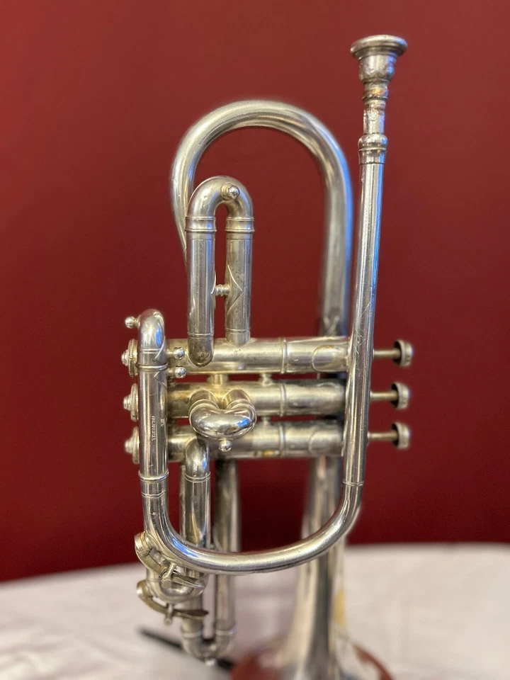 Corneta Frank Holton 1914 chapada en plata con grabado en oro - muy rara Foto 3 de 4