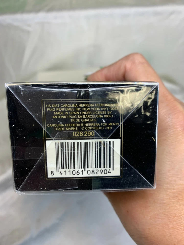 CAROLINA HERRERA HERRERA GEL DE DUCHA PARA HOMBRE 150ML Foto 3 de 3