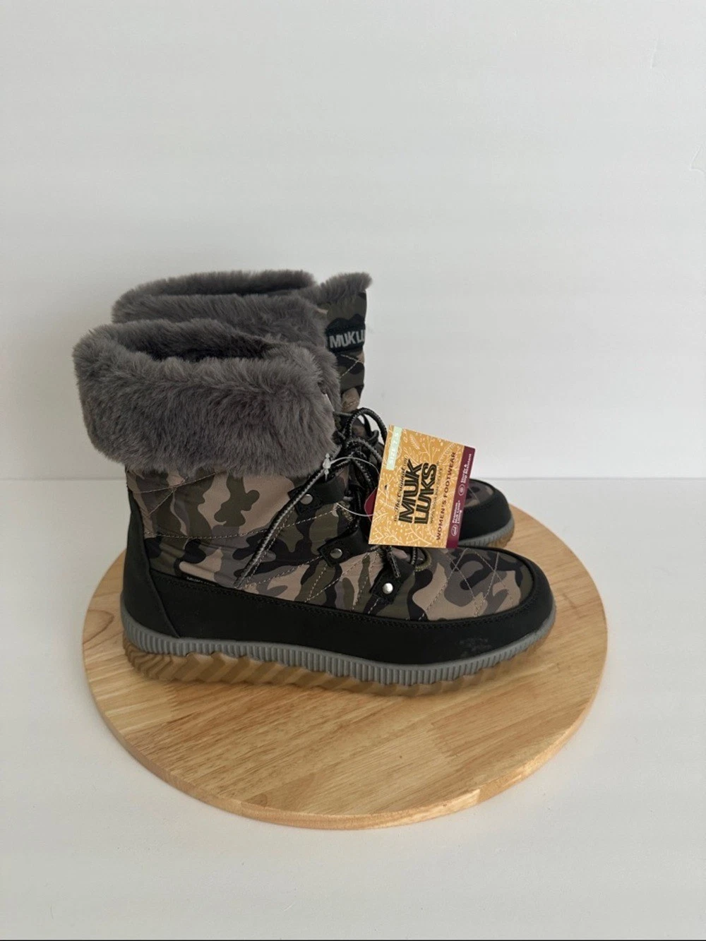 Muk Luks Womens Winnie Waverly Flat Heel Winter Boots Sz 7.5