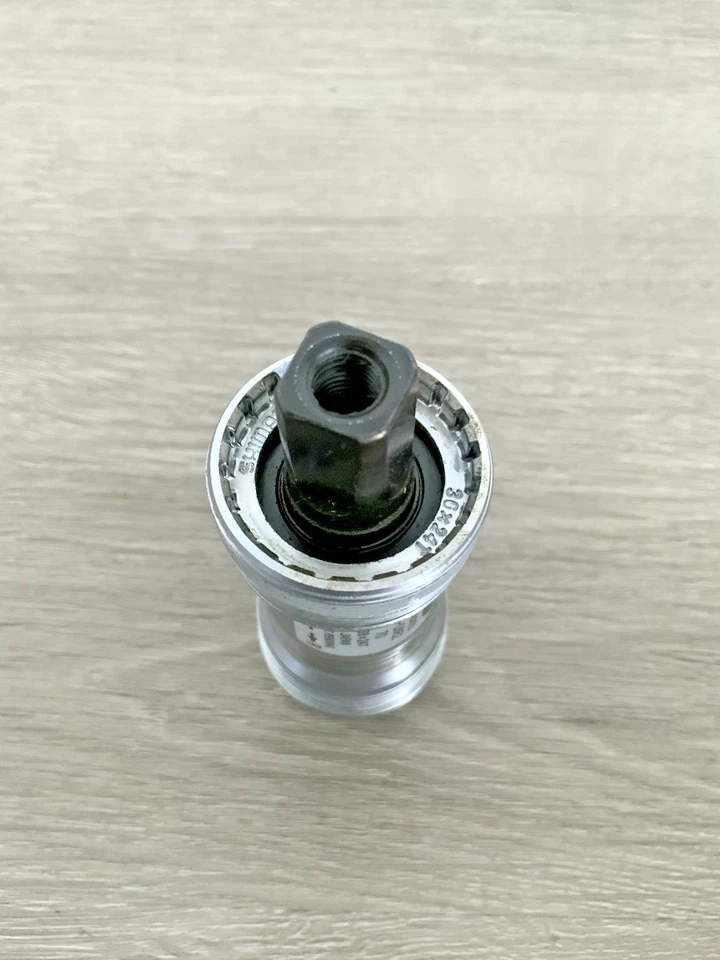 SHIMANO SEALED BOTTOM BRACKET 70-107 MM ITALIAN THREADED MODEL UN52 NEW - Image 2 of 3