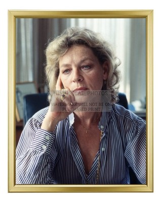 LAUREN BACALL WITH MANUSCRIPT ALFRED A KNOHP NEW YORK 8X10 GOLD FRAMED PHOTO