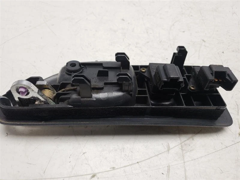 Manija de puerta interior Honda Accord 1994-1997 con interruptor OEM 72125-SV4-A02ZC Foto 3 de 4