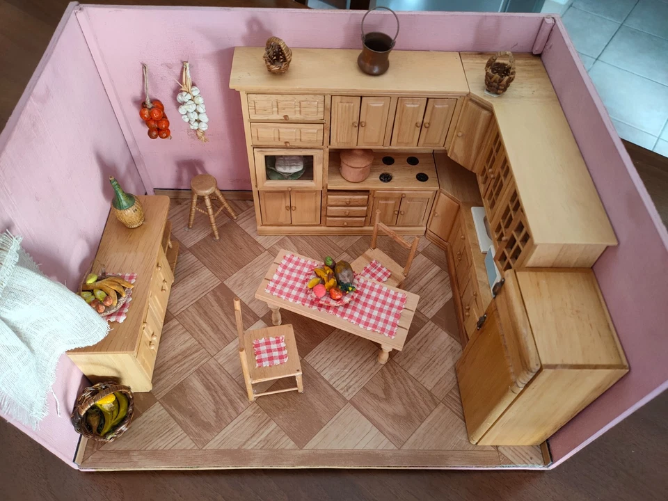 DOLLS HOUSE KITCHEN - CASA DELLE BAMBOLE AMBIENTE CUCINA FATTO A MANO - Immagine 4 di 4