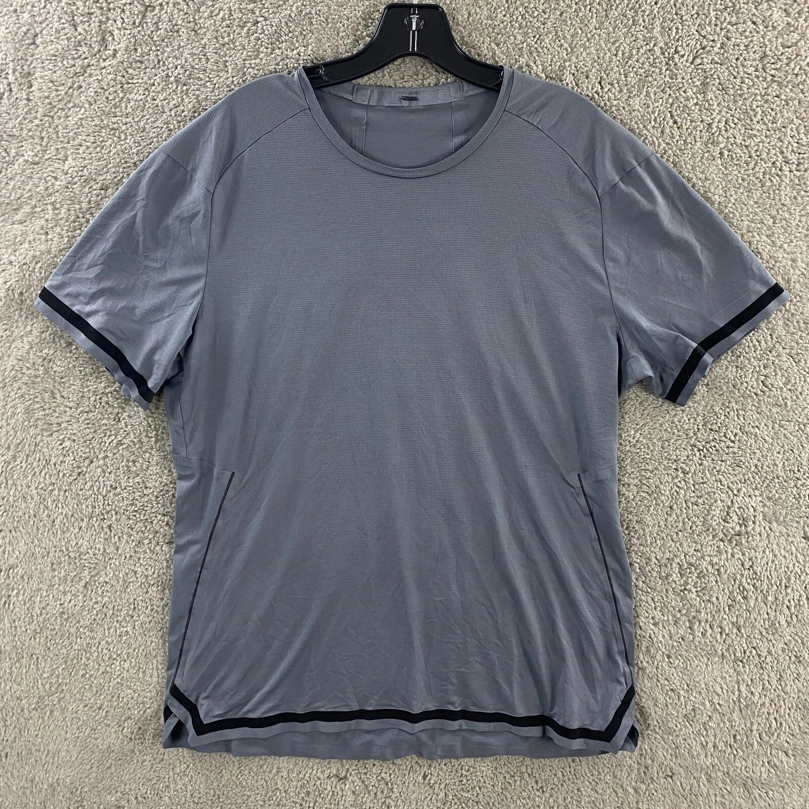 Lululemon Active Pullover Shirt Mens Large Gray Tech Short Sleeve Gym Running