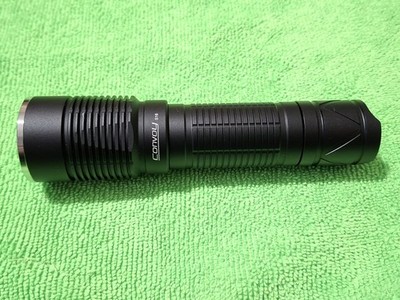 Convoy S16 SFT-25R LED 8A-BUCKTREIBER 6500K OP-Reflektor für 21700 Akku