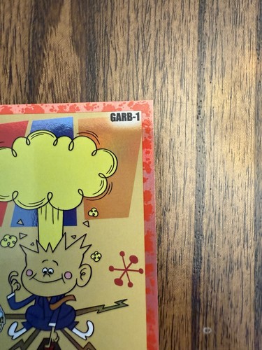 2025 Topps Garbage Pail Kids Lo peor de GPK 40 aniversario ADAM BOMB #3/5 Garb-1 - Imagen 4 de 7