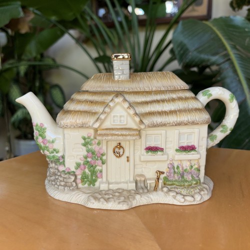 LENOX 2002 Irish Blessing Teapot Gold Porcelain Retired Limited