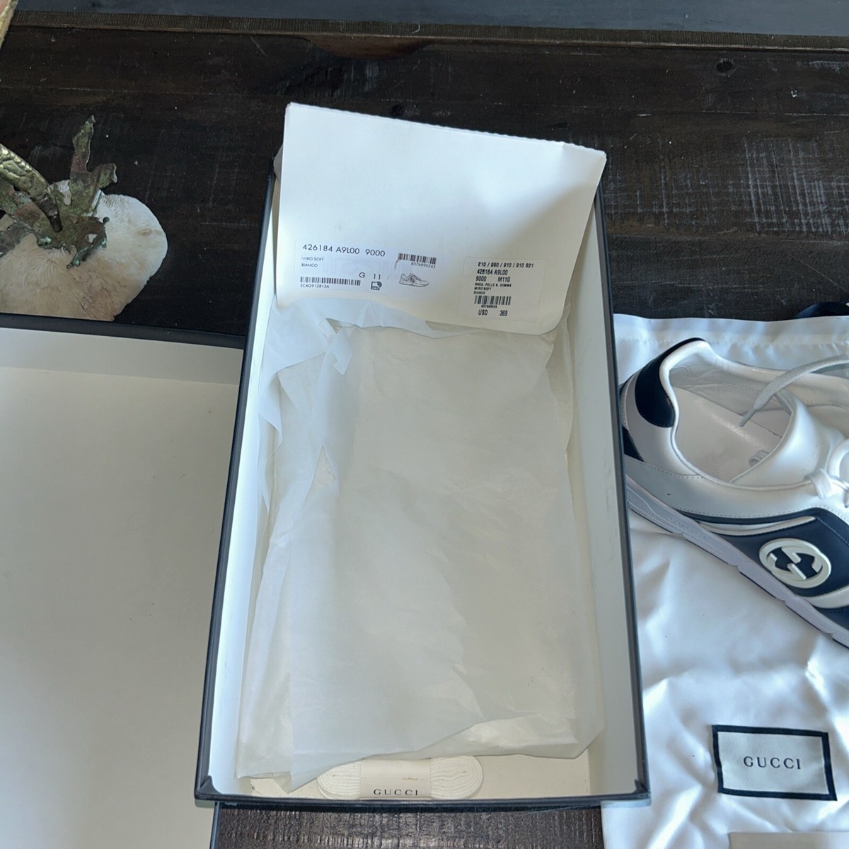 GUCCI Low-Cut Sneakers WHT 426184 With Box Store Display GUCCI Low-Cut Sneakers WHT 426184 With Box Store Display