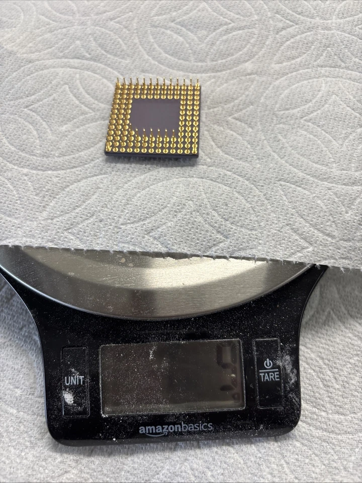 Lot 2 Ceramic Scrap Gold Intel Pentium Pro Like CPU/Processor Gold Recovery 9g - Image 4 of 4