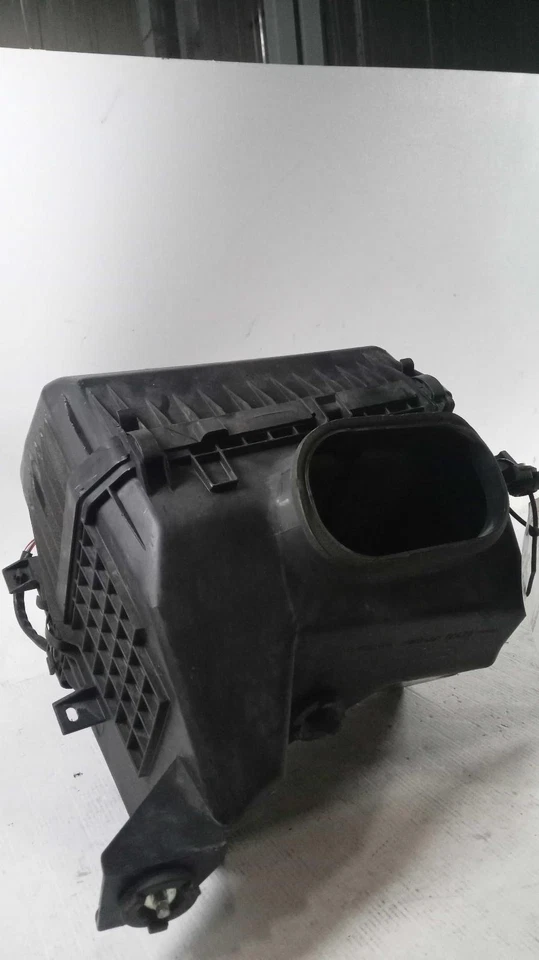 2017 Nissan Titan Air Cleaner Assembly OEM 16500EZ31A Used 112K Miles - Изображение 4 из 4