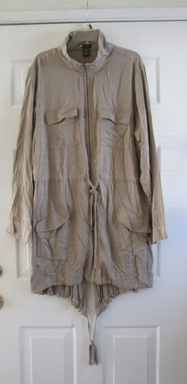 Stoosh Beige Mock Neck Multipocket Lightweight Zi… - image 1