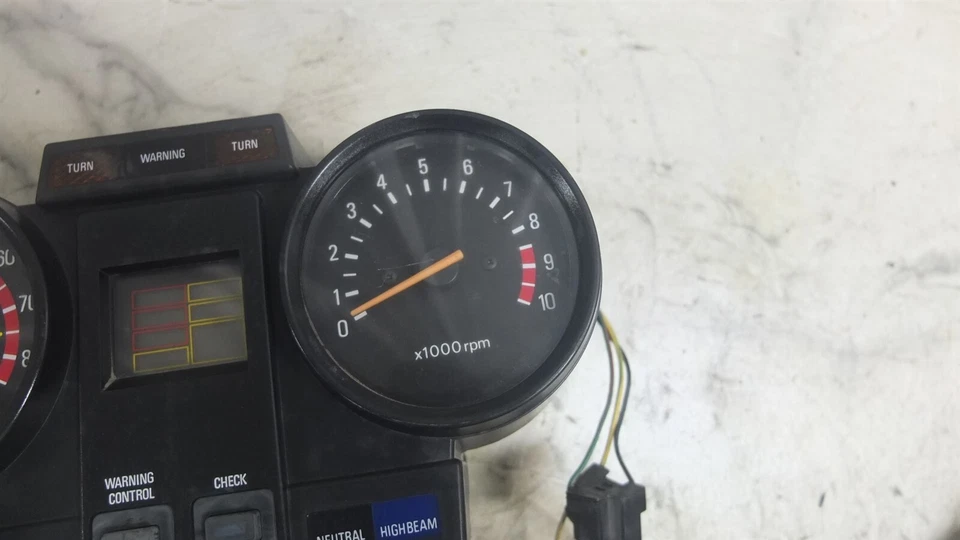 82 Yamaha XJ1100 XJ 1100 Medidores Máximos Medidores Velocímetro Velocímetro Velocímetro Velocímetro Foto 2 de 4