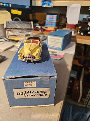MOTOR CITY USA DESIGN STUDIOS 1:43 D2 1947 BUICK ROADMASTER CONVERTIBLE NUEVO EN CAJA - Imagen 4 de 13