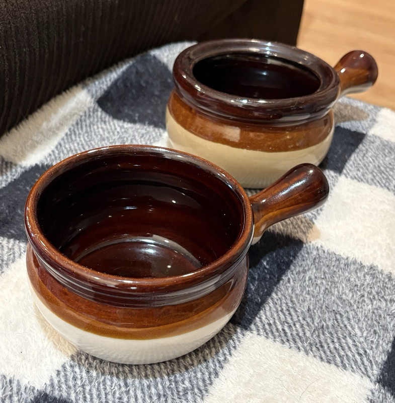 Set of 2 Brown/Beige Ceramic Handled Soup Bowls Round Solid Shiny, China