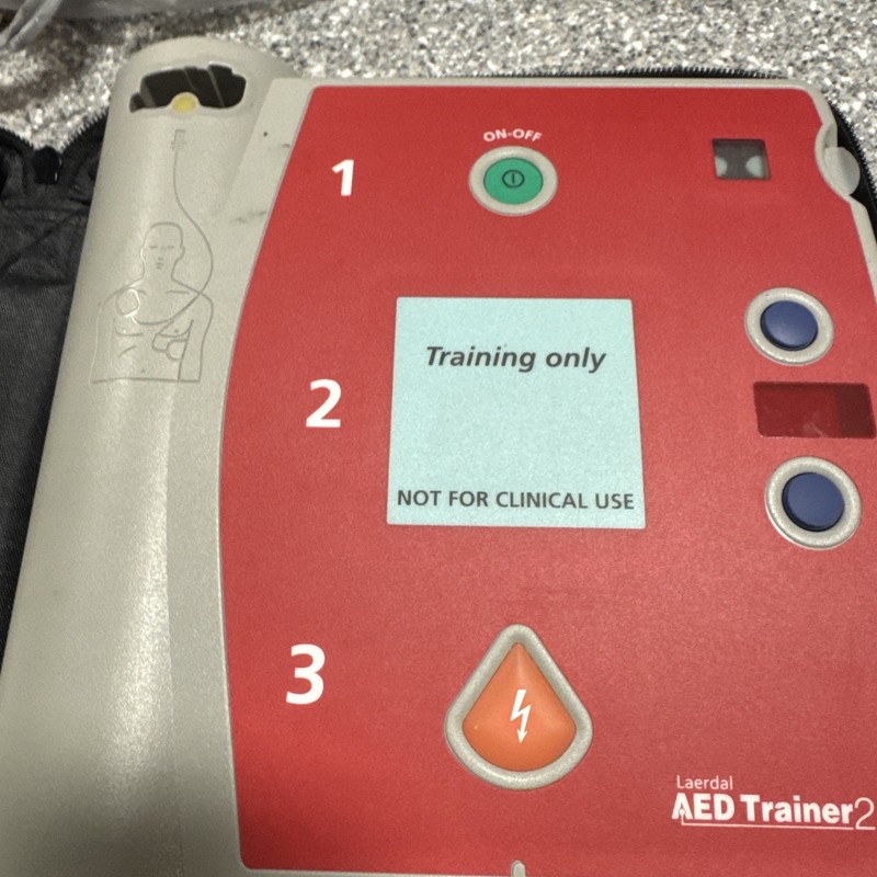 LAERDAL AED Trainer 2 w/ Philips Training Pads  Batteries replaced. Unit works