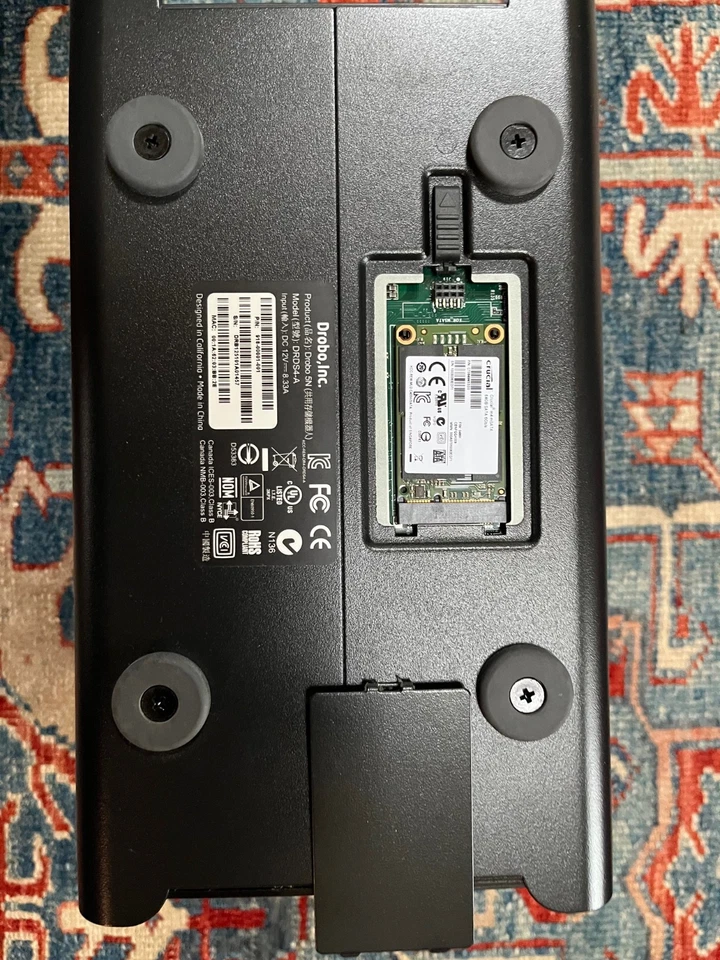 Unidad de escritorio Drobo 5N 5 bahías con 2 unidades incluidas con fuente de alimentación Foto 3 de 4