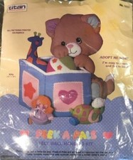 Vintage Titan Peek-A-Pals Felt Wall Hanging Kit- KITTY -  15" X 18" SEALED