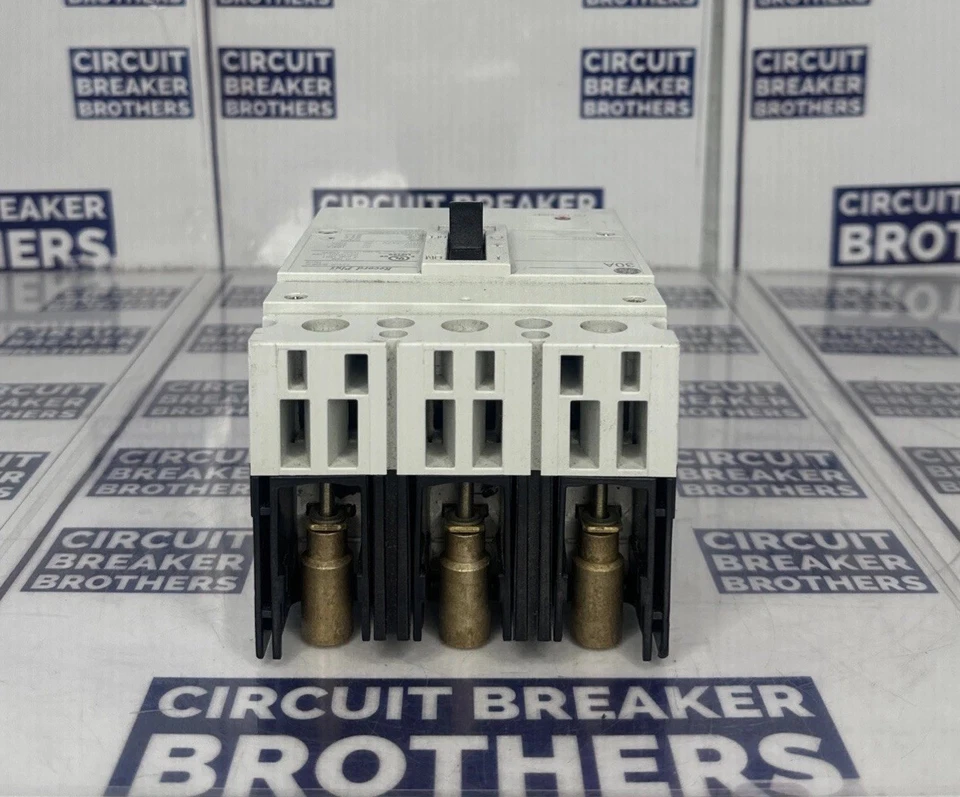 Interruptor de circuito de 3 polos GE FBN36TE030RV 30 Amp 600 Vac - Garantía (envío el mismo día) Foto 3 de 4