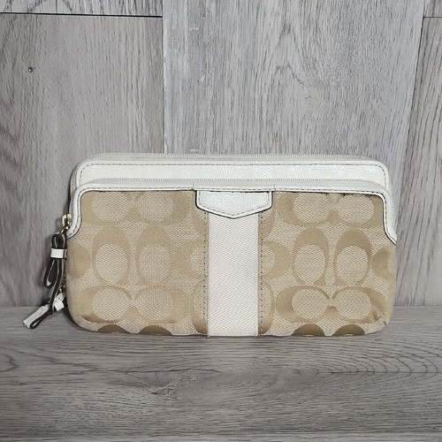 Coach Geldbörse mit doppeltem Reißverschluss Signaturmuster Canvas Leder beige weiß