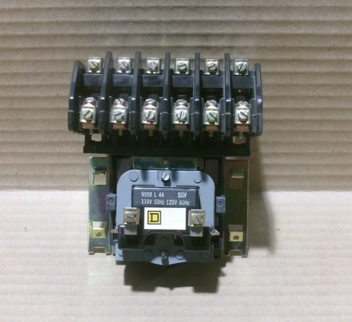 Square D 8903L060 Lighting Contactor COIL VOLTAGE 120V 60HZ Flawed