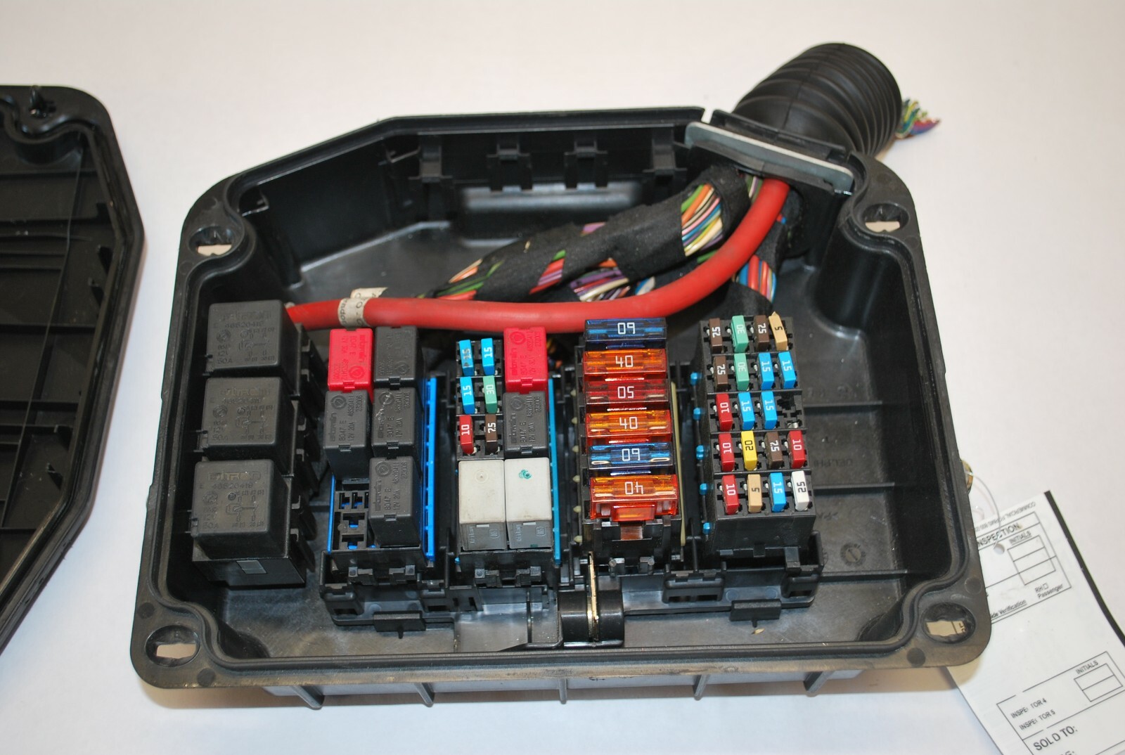 05 06 07 08 MASERATI QUATTROPORTE ENGINE BAY FUSEBOX CUT OFF OEM W/COVER M139