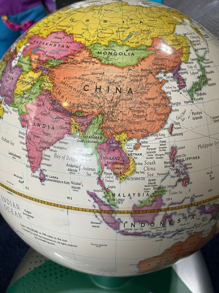 Leapfrog Interactive Talking Smart Globe EXPLORER Eureka Challenge Facts - Image 2 of 3