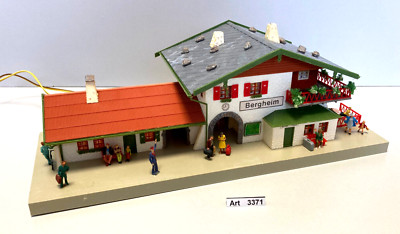Faller B-108 H0 Bahnhof Bergheim mit Beleuchtung, Preiser-Figuren, 1:87, Unikat