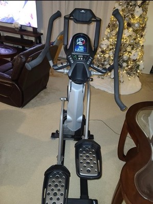 Bowflex Max Trainer M7 Elliptical 11 Programs Air/Magnetic HR LCD 300lb
