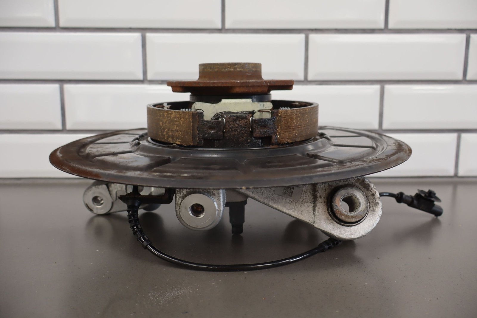 14-17 Maserati Ghibli AWD Rear Right RH Spindle Knuckle W/ Hub & Sensor (77K)