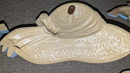 Juego de 7 sombreros de plástico con arcos exhibición de pared vintage Burwood Products 1987 EE. UU. - Imagen 4 de 5