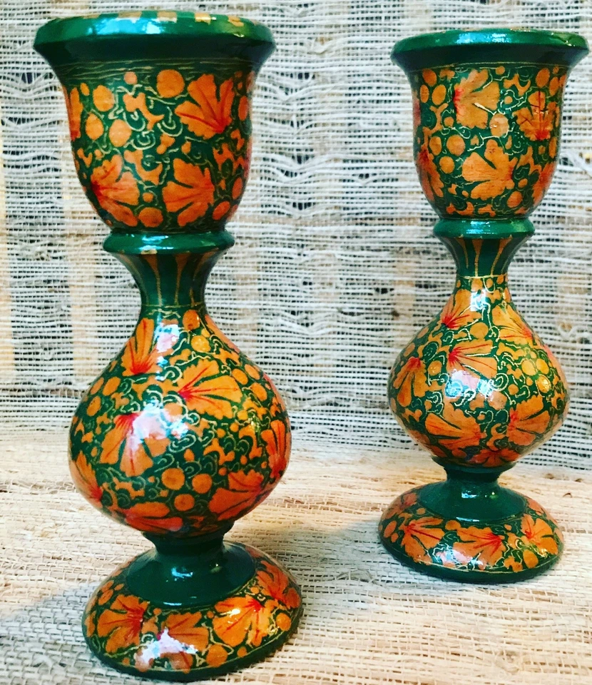 Candelabros de papel maché pintados a mano Foto 2 de 4