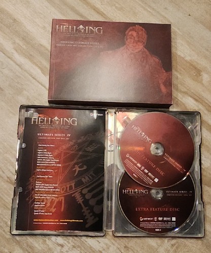 Hellsing Ultimate - Series 1,2,3,& 4 (DVD 2 Disc Set) With 2 Art Books - Picture 9 of 11
