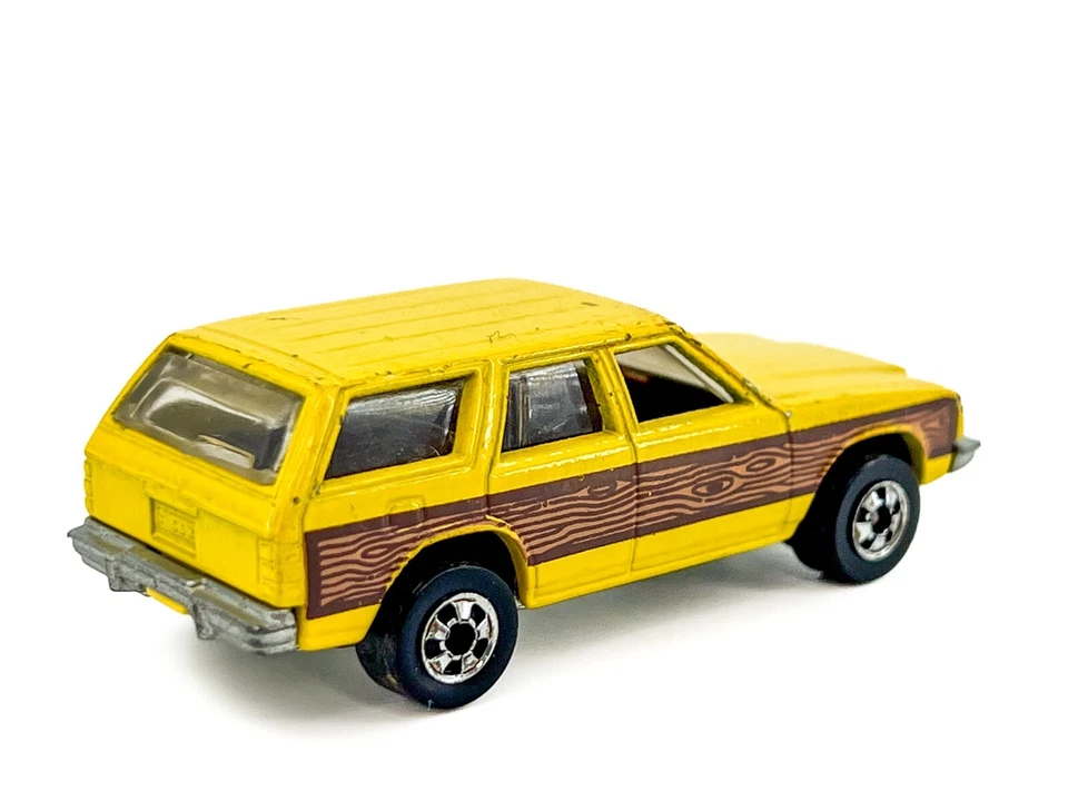 Hot Wheels Blackwall Aries Station Wagon Yellow K-Car, Diecast Hong Kong, 1981 - Image 3 of 4