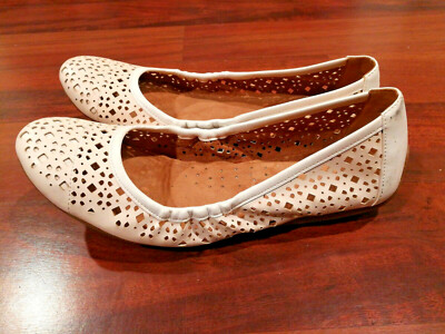 NATURALIZER Womens Laser Cut Beige Flat Ballet Shoes Size