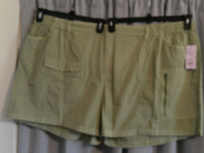 Wild Fable Women s 4X Shorts, Sage Green, Pocket W/Zipper Closure
