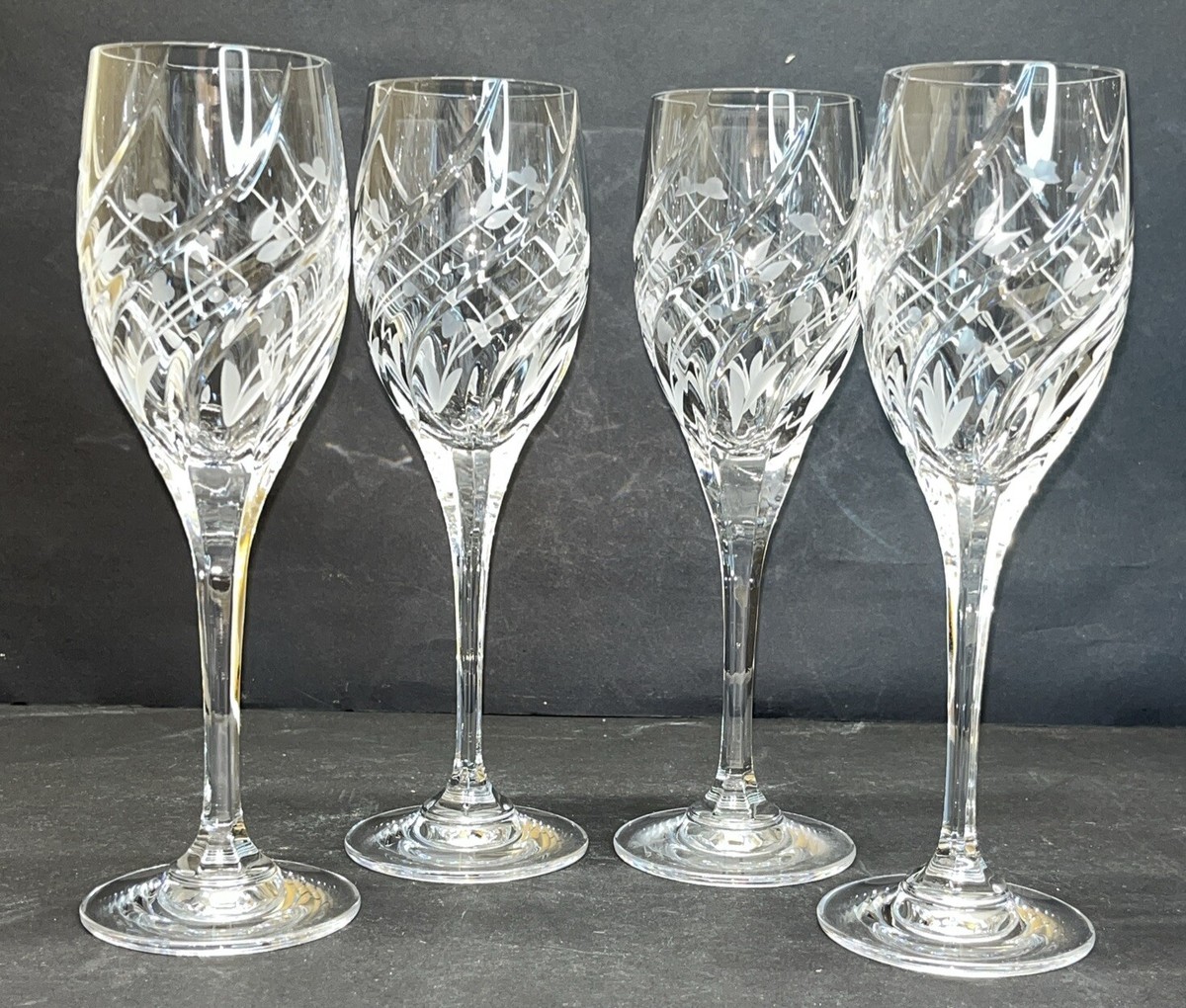 2 glasses wine Round Up Set of 2 Red Wine glasses