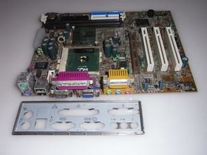 MSI Mainboard MS-6178 MS6178 & INTEL Celeron 667 MHz CPU Sockel 370 Platine PC