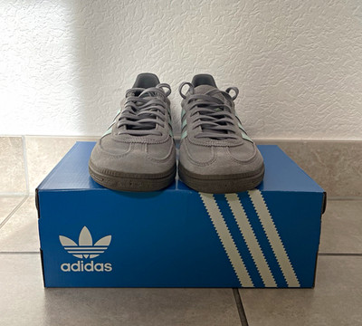 adidas Handball Spezial J Unisex Kinder Sneaker EU 38 Grau/Grün