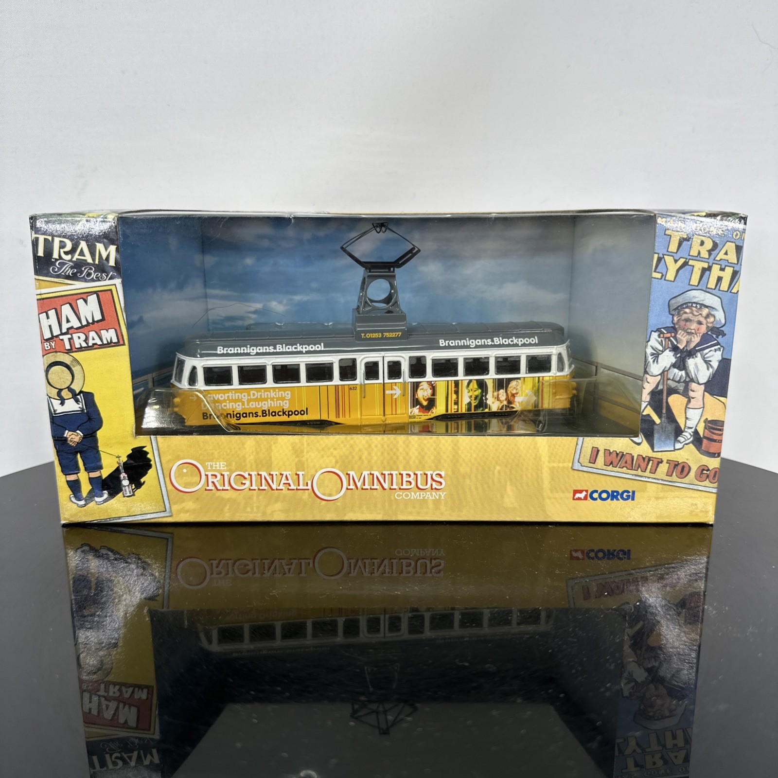 CORGI OOC OM44007 BLACKPOOL BRUSH MODEL TRAM - BRANNIGANS SCALE 1:76