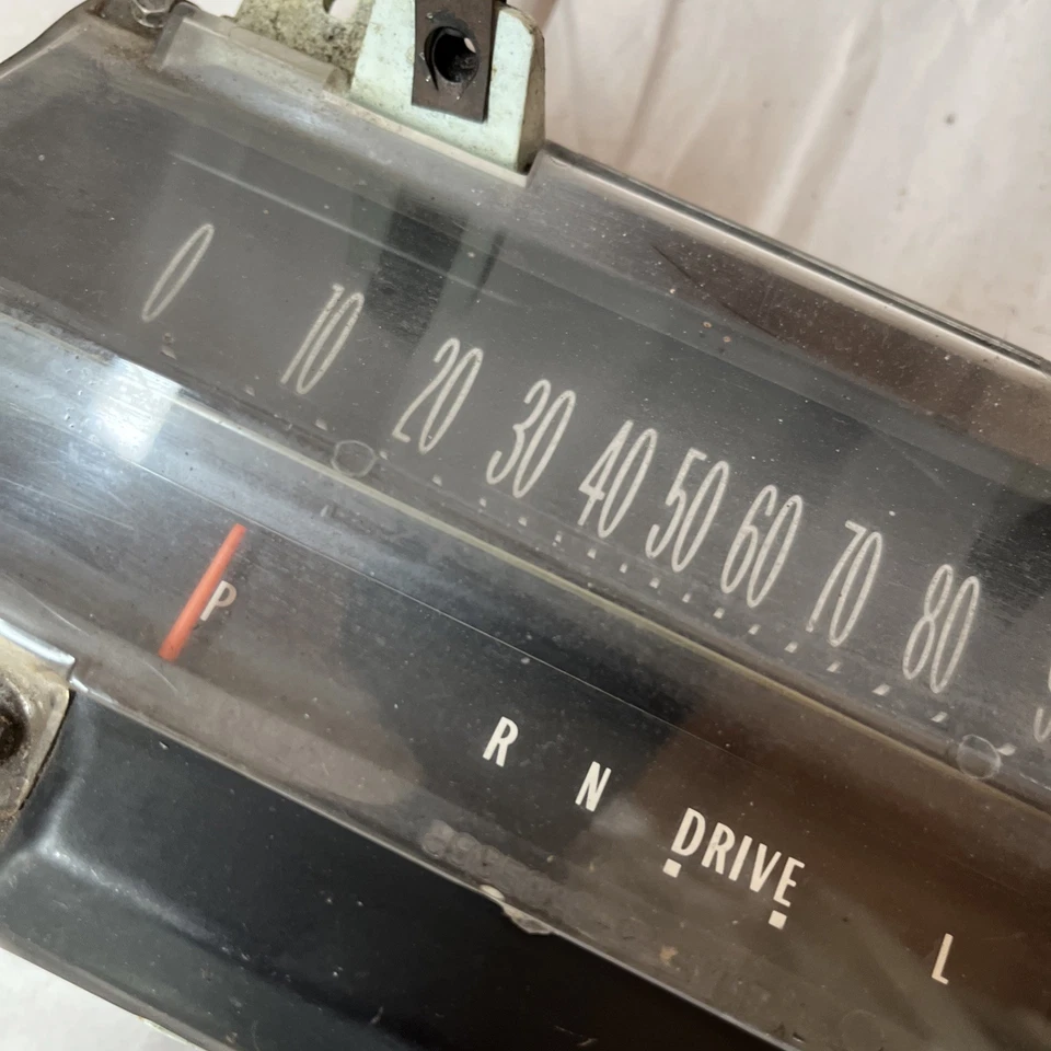 Cadillac Seville 1976-1979 velocímetro piezas no probadas 57 k Foto 4 de 4