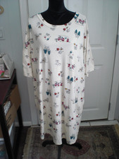 SECRET TREASURES Size 2X-3X Preowned Tan with Campers and Animals Nightgown