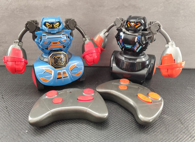 Silverlit Robo Kombat Kampfroboter ferngesteuert Roboter- Set- 2023- FIGHT