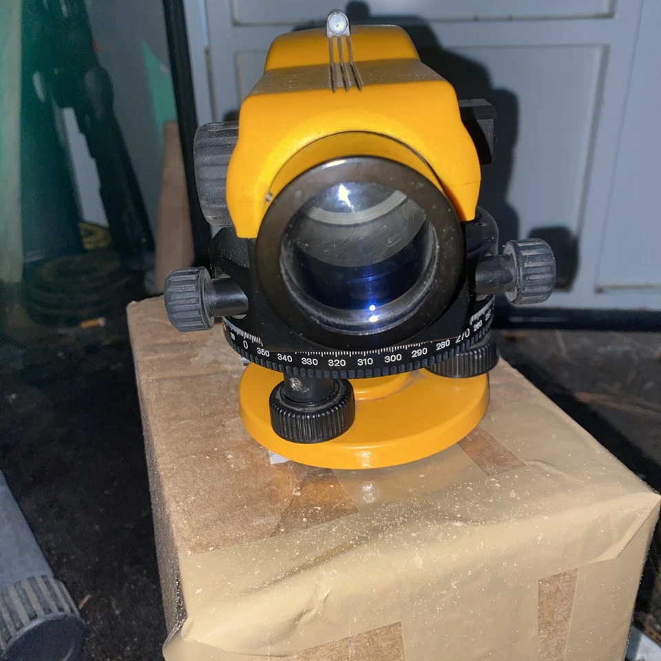 Nivel automático CST/Berger 24X con estuche rígido - Foto 2 de 4