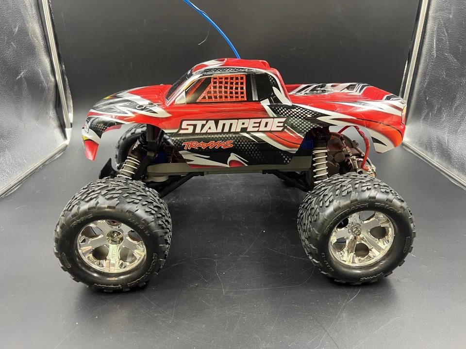 Traxxas Stampede 2wd RC Truck Kit w/ 2 Batteries, Charger, Box, & Extras - Image 4 of 4