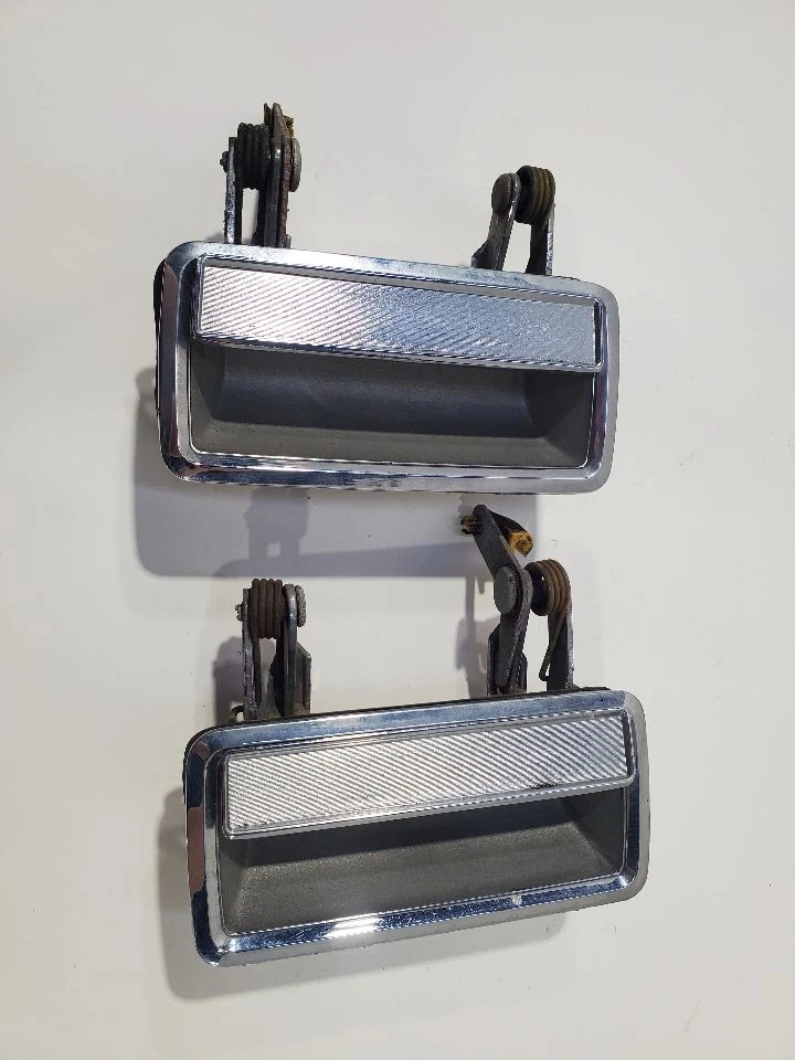 Used Exterior Door Handle fits: 1989 Lincoln & TOWN CAR Grade B - Image 4 of 4