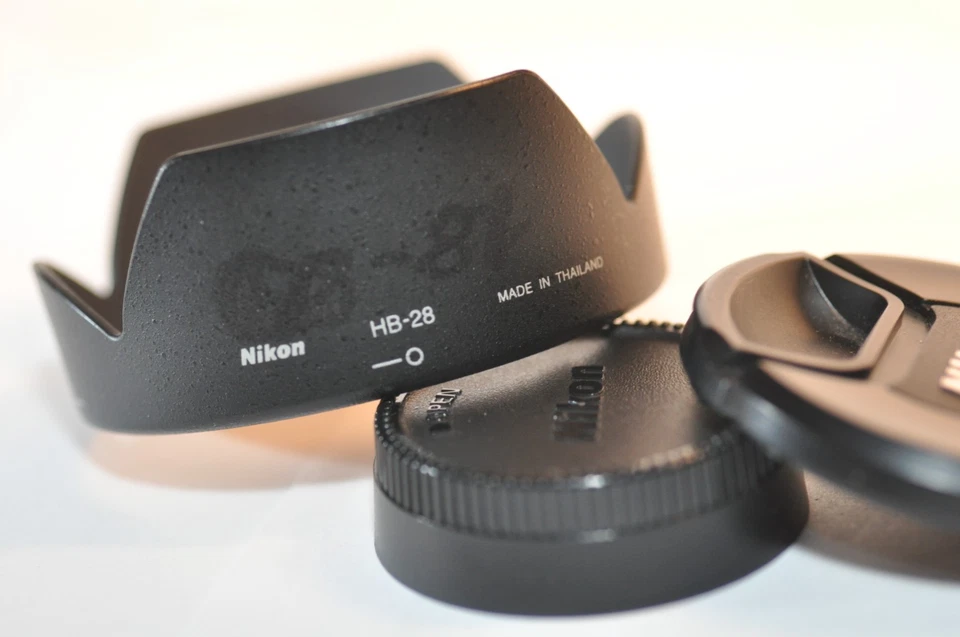 Lente Nikon ED AF-S Nikkor 24-85mm f/3.5-4.5 G FX HB-28 para D7500 D780 D850 ZF Z7 - Imagem 2 de 4