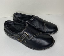 Clarks Ashland Slip On Loafers Size 7.5 M Black Leather Flat Casual Comfort Shoe