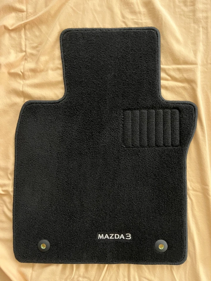 Genuine OEM Mazda 3 2019-2024 Black Carpet Floor Mats Set of 4 PART#BDTS-68-G20C - Imagem 2 de 4